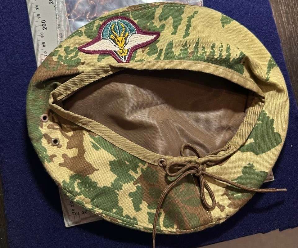 SADF - 32 BN BERET WITH PARA MOTT BADGE