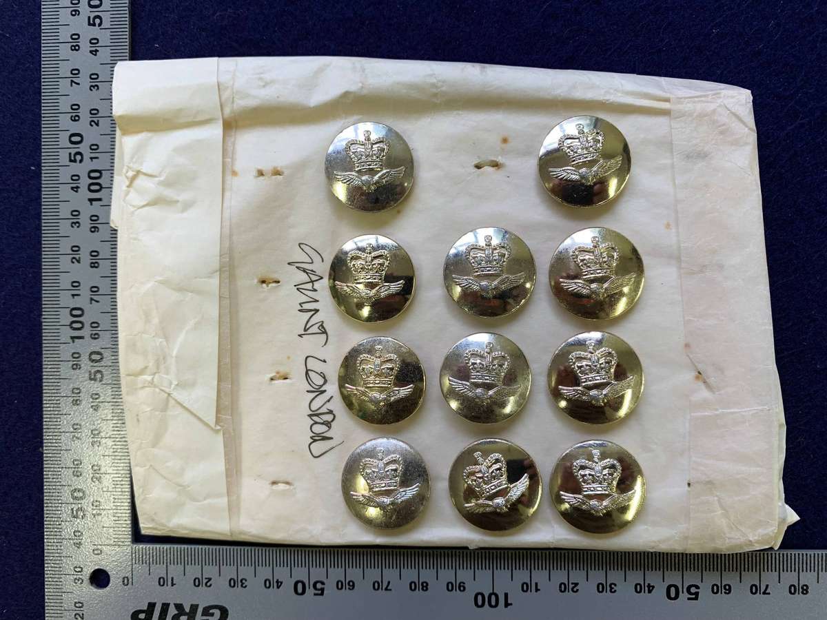 Rhodesian Buttons - Airforce - KC - GAUNT. LONDON (11 Buttons)