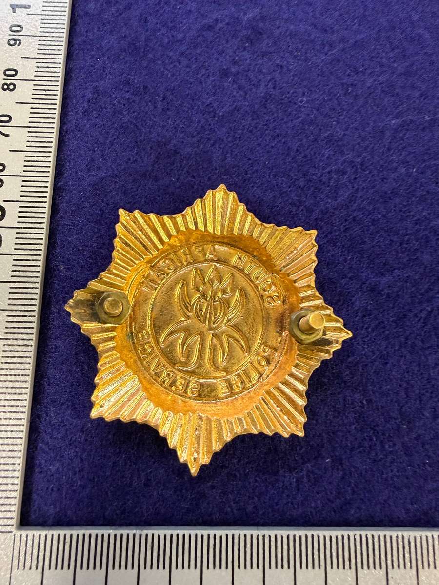 SAP - Beret / Cap Badge - Metal