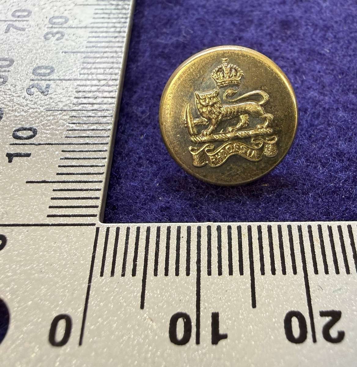 Rhodesian Buttons - General Army - KC - FIRMINS, London (1 Button)