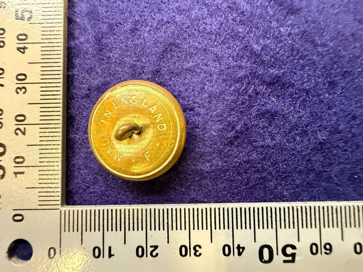 Rhodesian Buttons - General Army - KC - F. Made in England (1 Button)