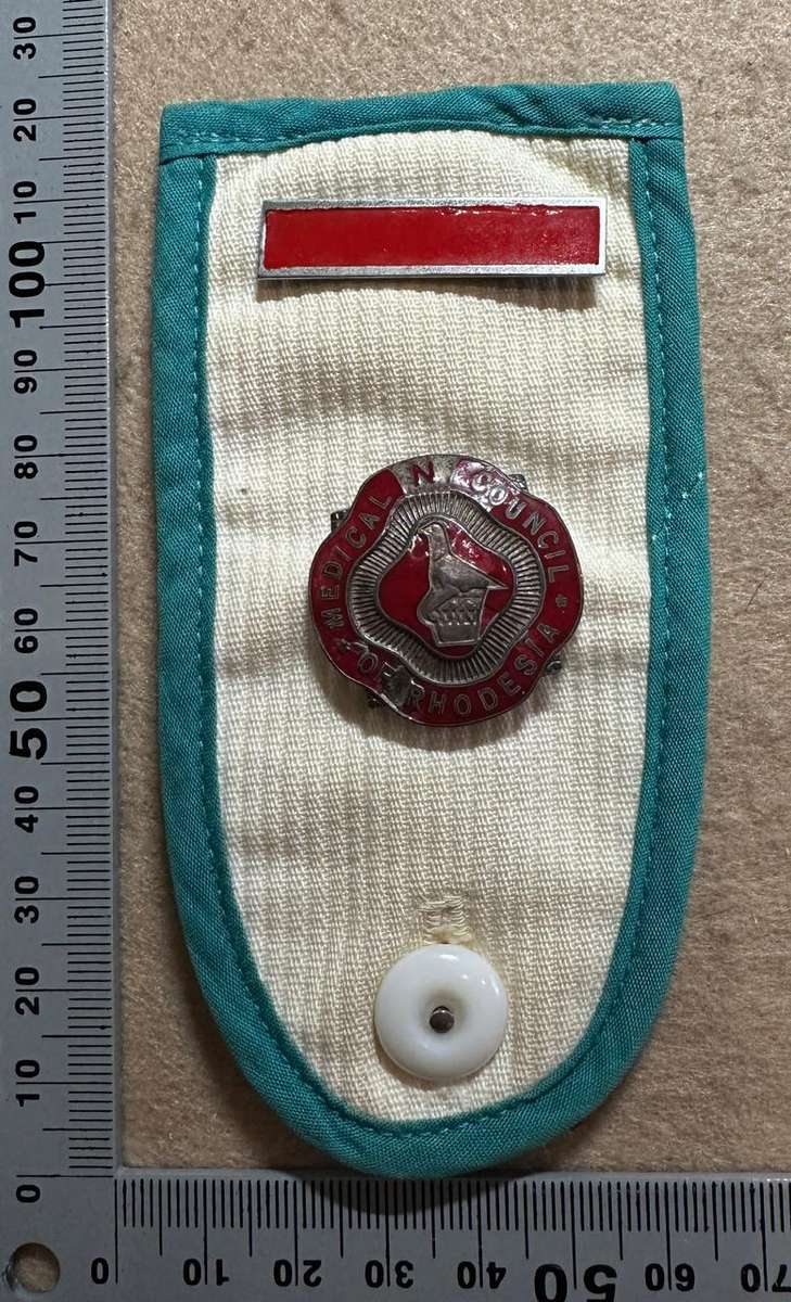 Rhodesia NURSING -EPPAULETTE  WITH RED BAR MEDICAL COUNCIL OF RHODESIA