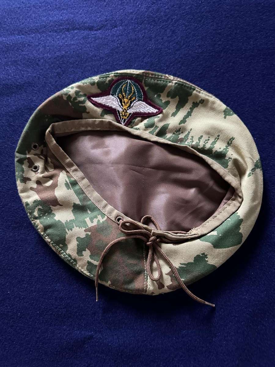 SADF - 32 BN BERET WITH PARA MOTT BADGE