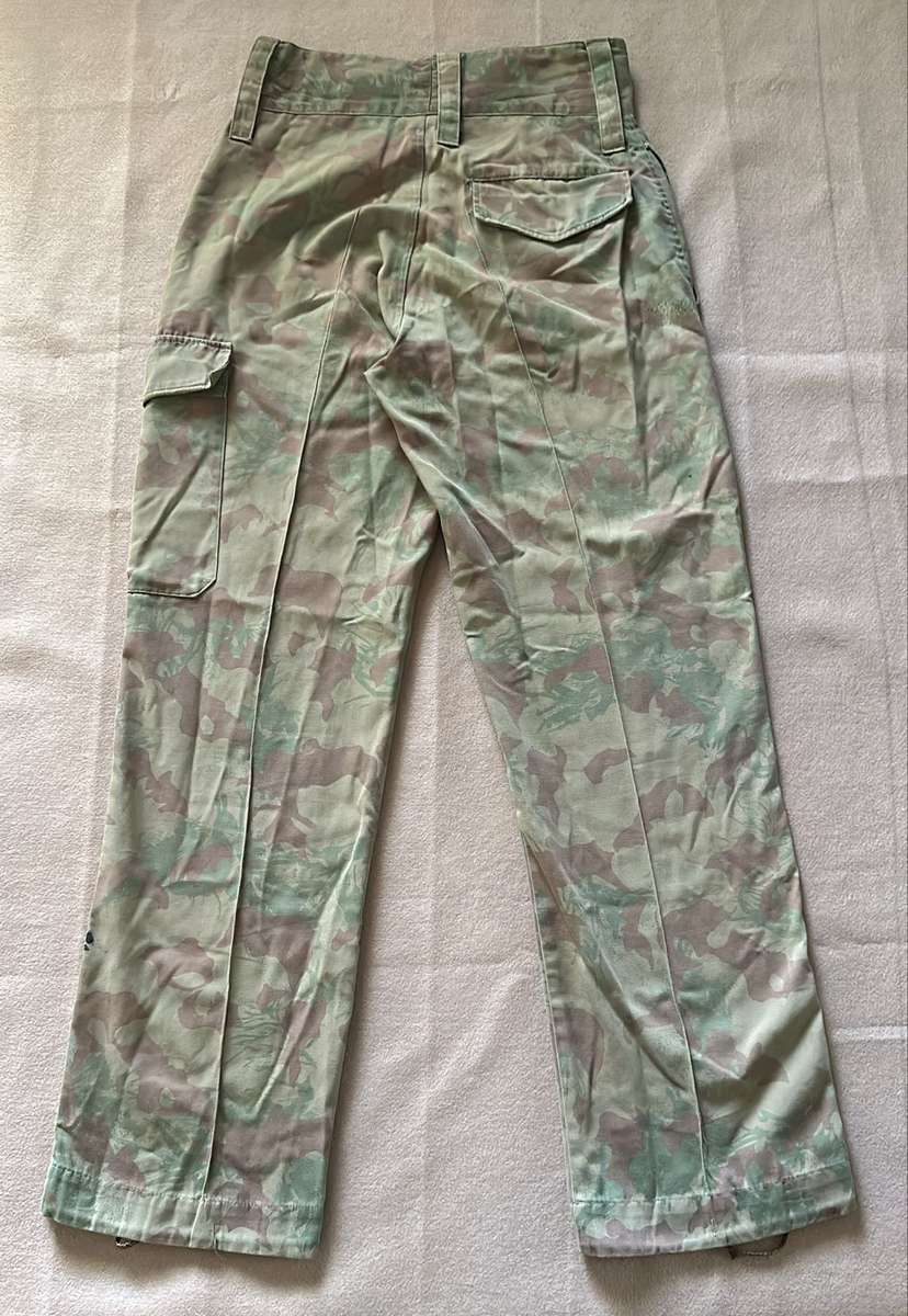 SAP CAMO TROUSERS - 36CM WAIST (CONDITION AS PER PICTURES)