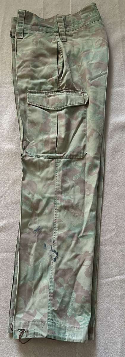 SAP CAMO TROUSERS - 36CM WAIST (CONDITION AS PER PICTURES)