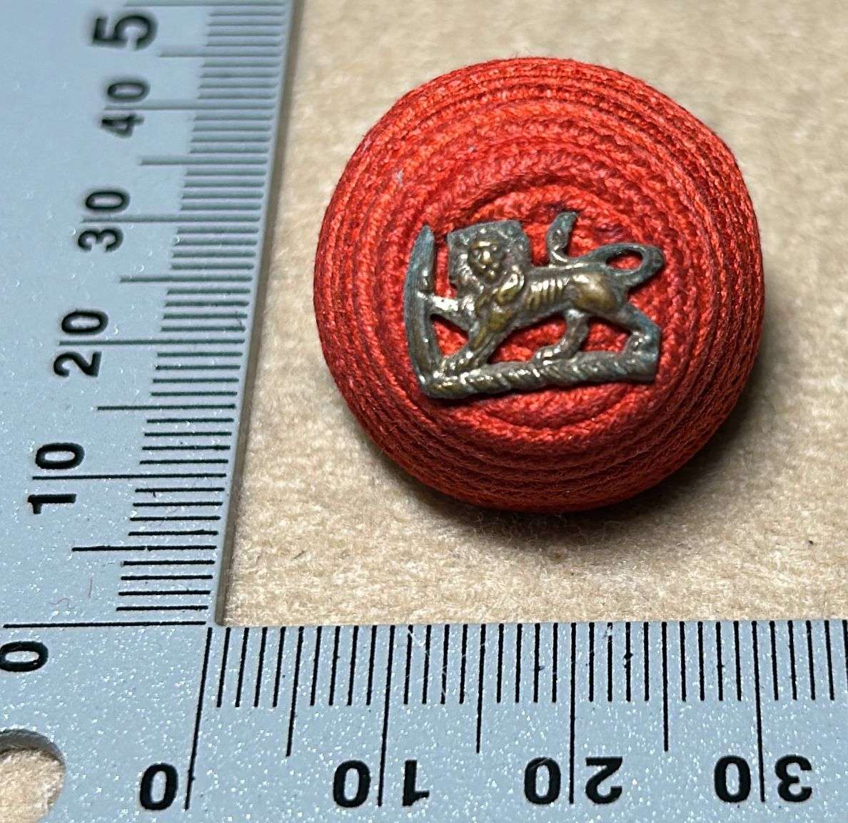 RHODESIA REGIMENT - OFFICERS BOSS BERET BADGE WITH SILVER LIONS