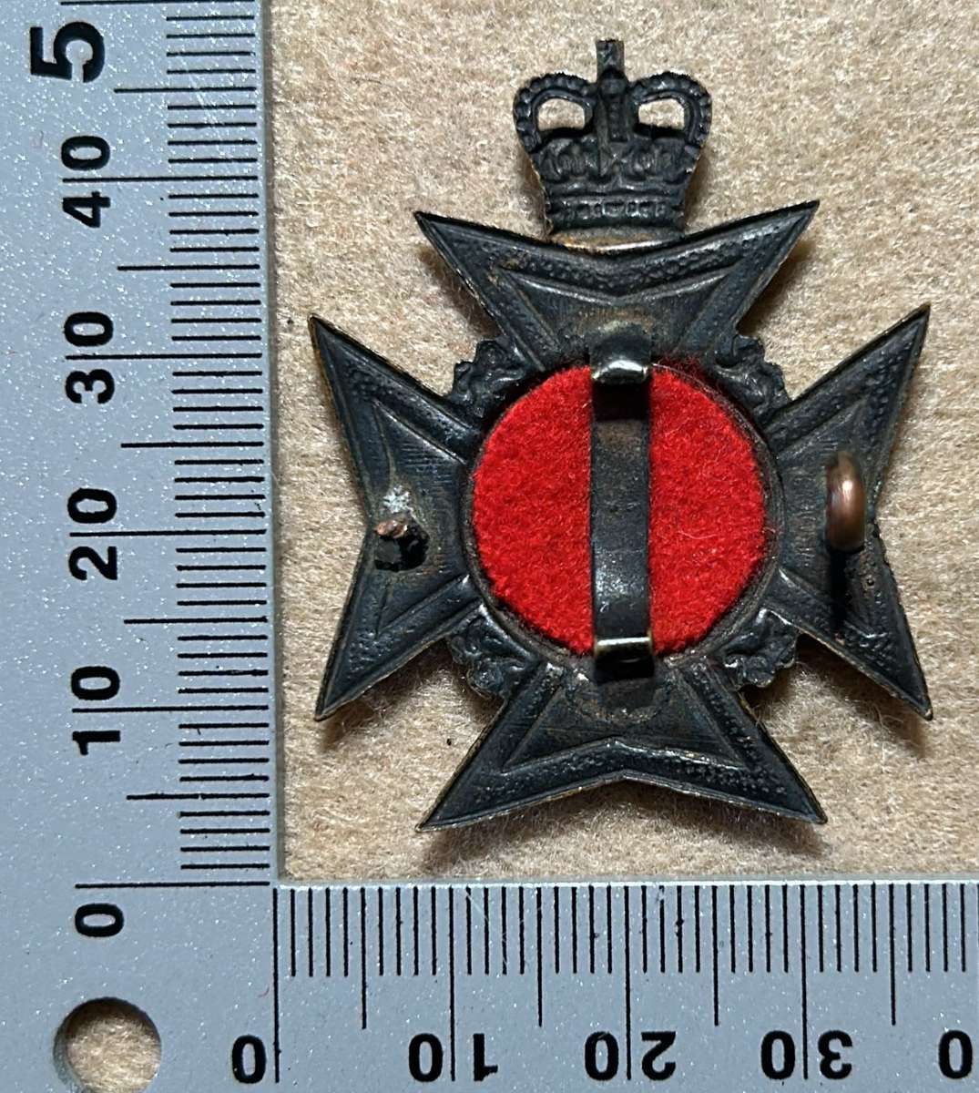 RHODESIA REGIMENT - QC RRR ON RED FLASH