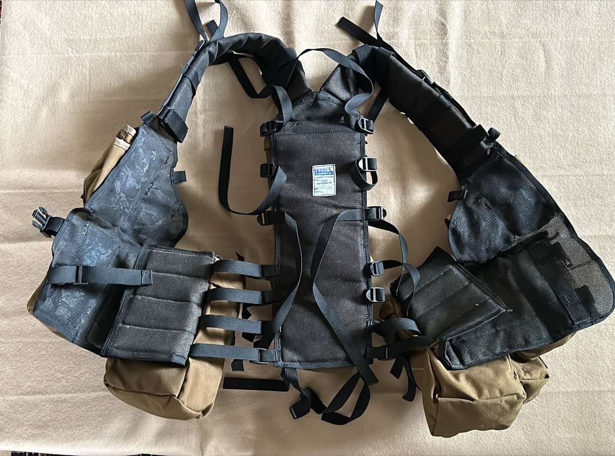 SA ARMY - STANDARD PATTERN 83 BATTLE VEST/JACKET - MINT CONDITION