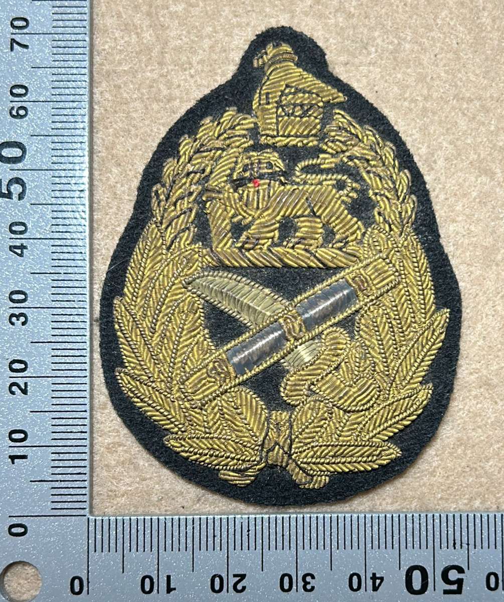RHODESIA KINGS AFRICAN RIFLES - CAP BADGE BULLION