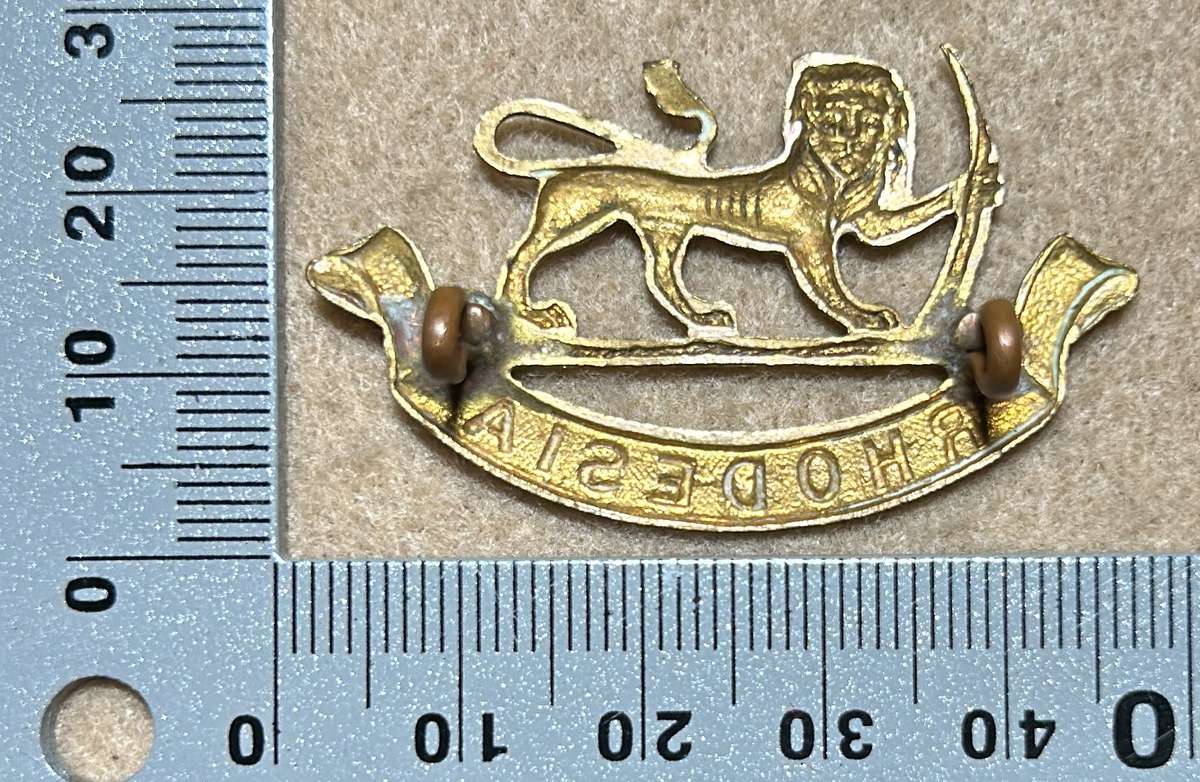 RHODESIA STAFF/ GENERAL SC - CAP BADGE - 1950-60
