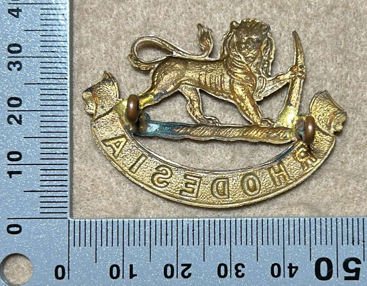 RHODESIA STAFF/ GENERAL SC - BRASS GILT BADGE - 1940-50