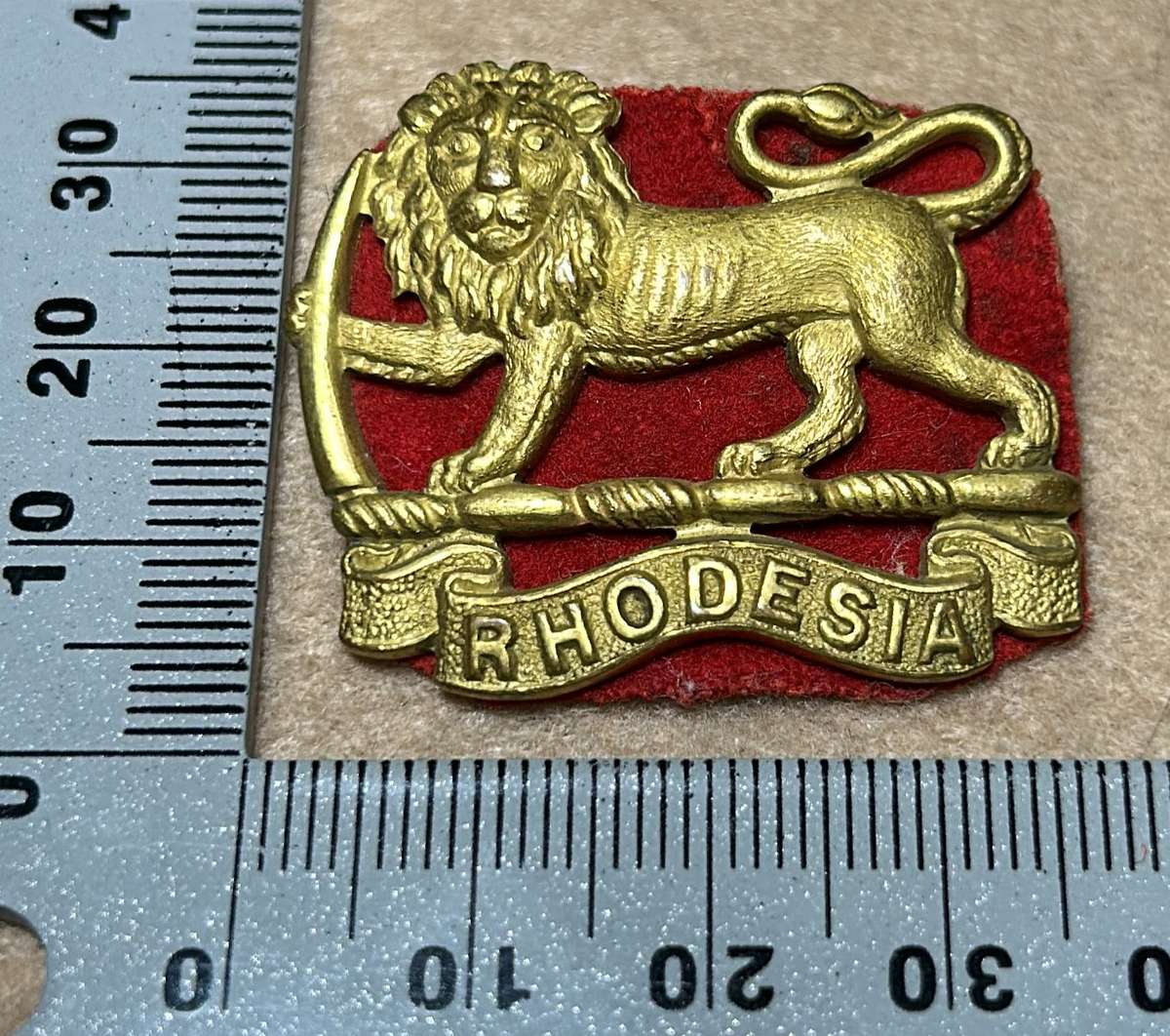 RHODESIA STAFF/ GENERAL SC - BRASS GILT BADGE - 1940-50