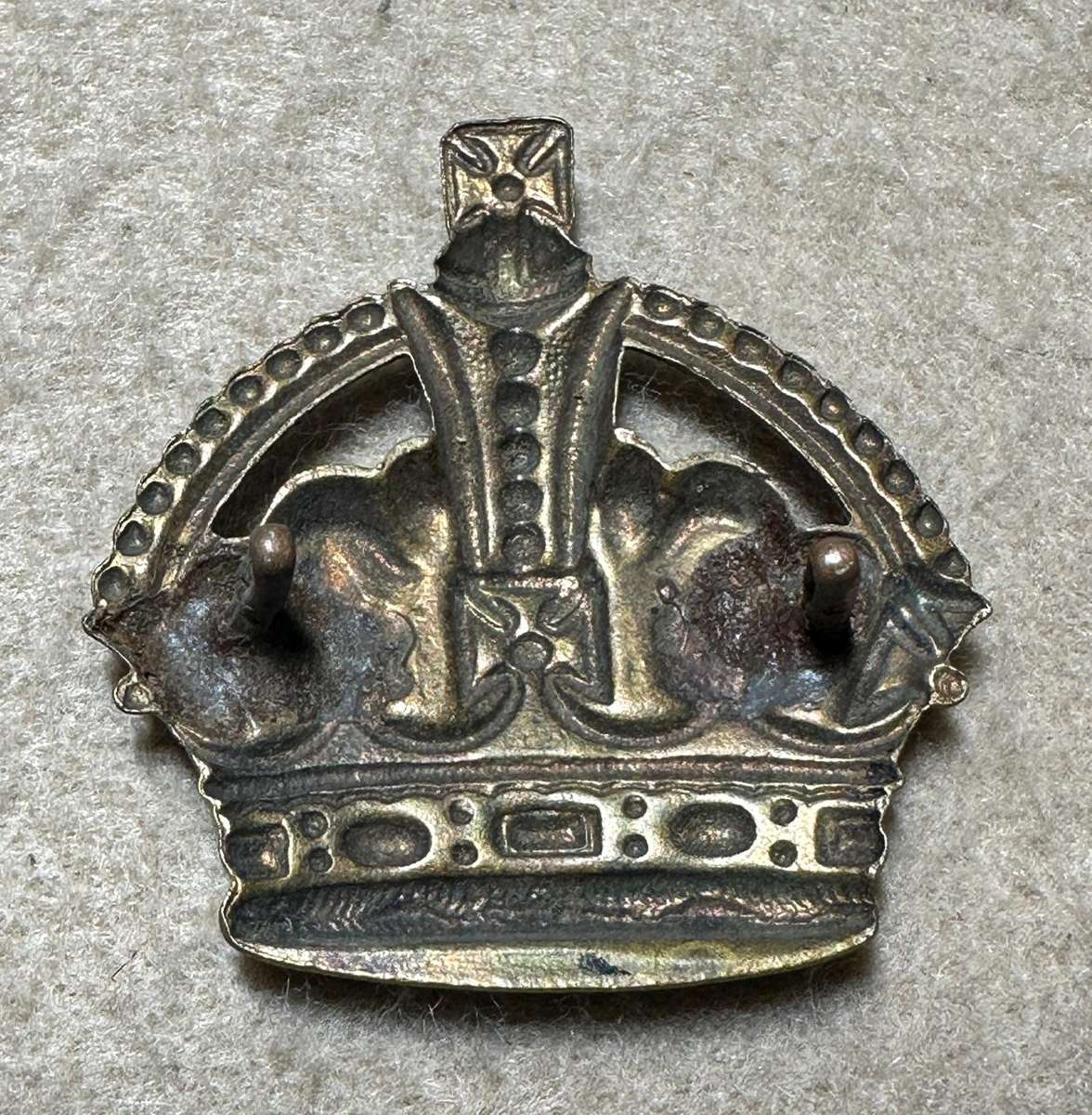 RHODESIA CROWNS AND PIPS - 1 LARGE BRASS KC