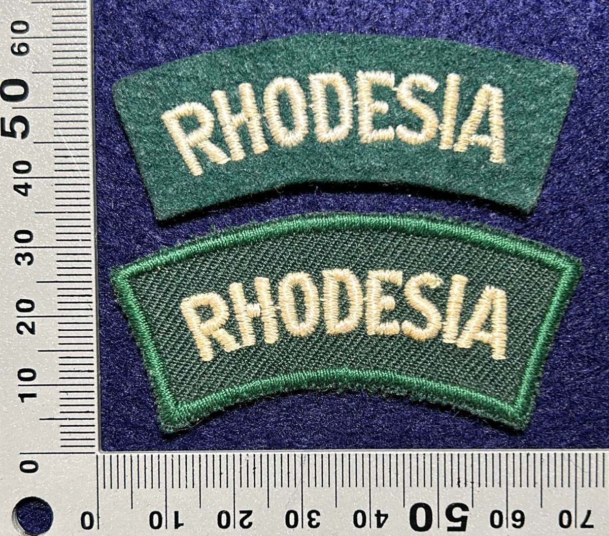 RHODESIA AFRICA RIFLES - PAIR RHODESIA FLASHES GREENS - VARIATIONS