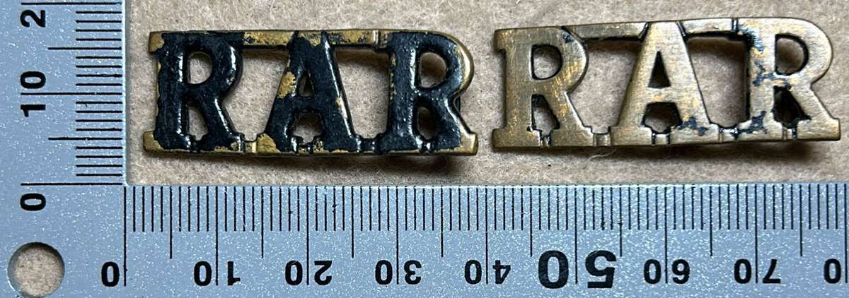 RHODESIA AFRICA RIFLES - RAR SHOULDER TITLES