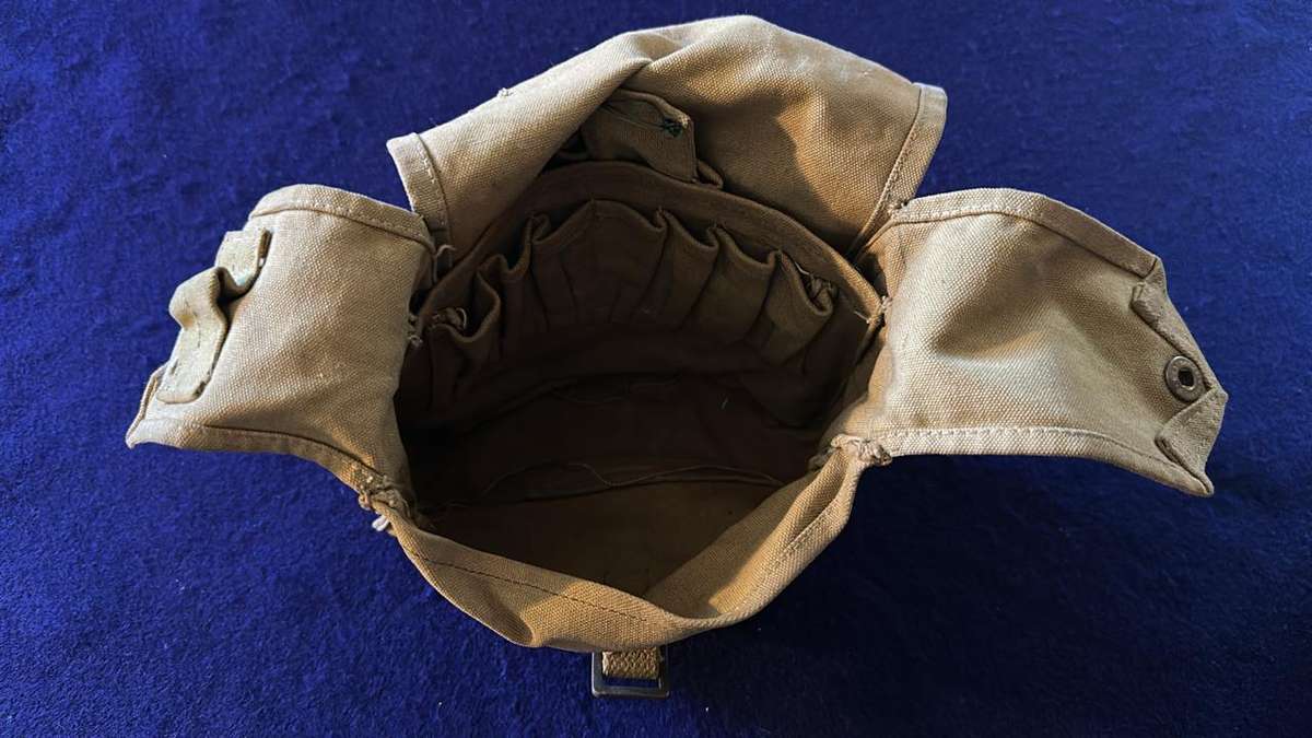 Rhodesian Pouch - 20cm x 20cm x 8cm wide - To SAS, Selous Scout Warrant Officer