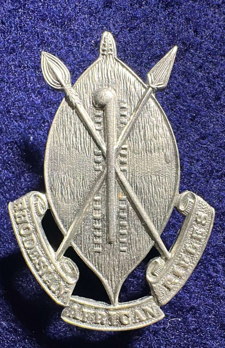 Rhodesia - Rhodesia Africa Rifles - Beret and Slouch Hat badge - FIRMIN LONDON