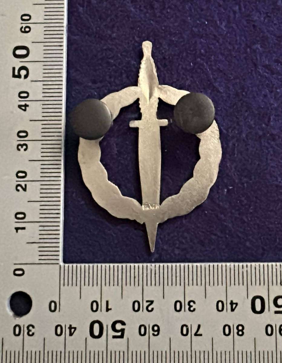 SA ARMY - Recce Operator Qualification Badge complete with pins (Silver)