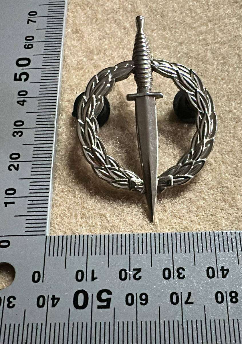 SA ARMY - Recce Operator Qualification Badge complete with pins (Silver)