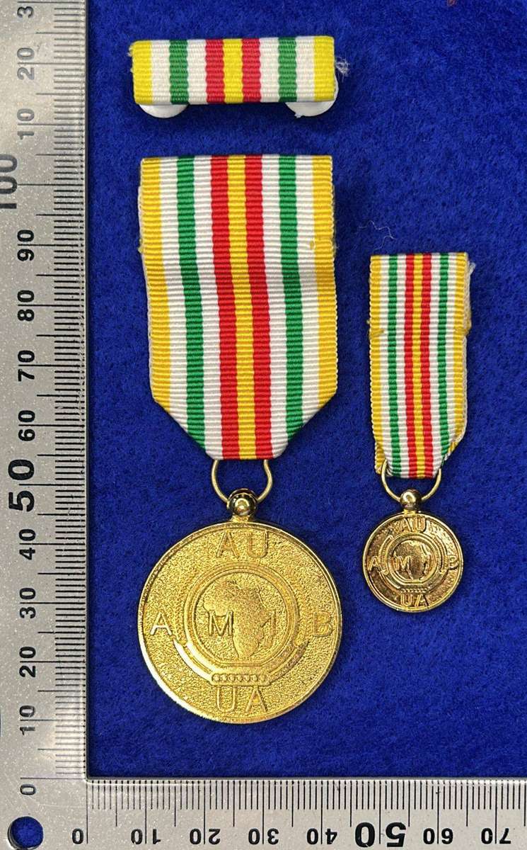 SANDF / AU Burundi Medal, Full Size & Miniature with Ribbon Bar