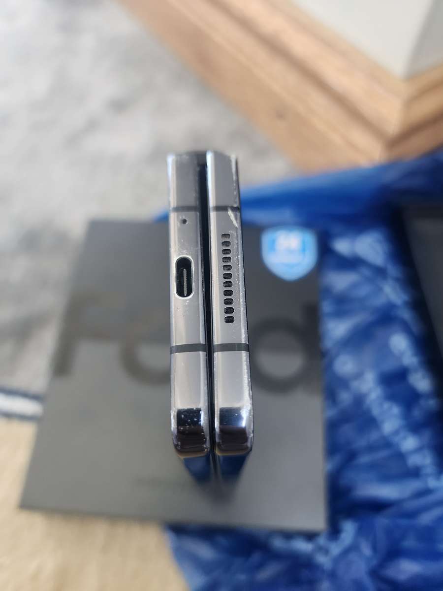 SAMSUNG GALAXY FOLD 4