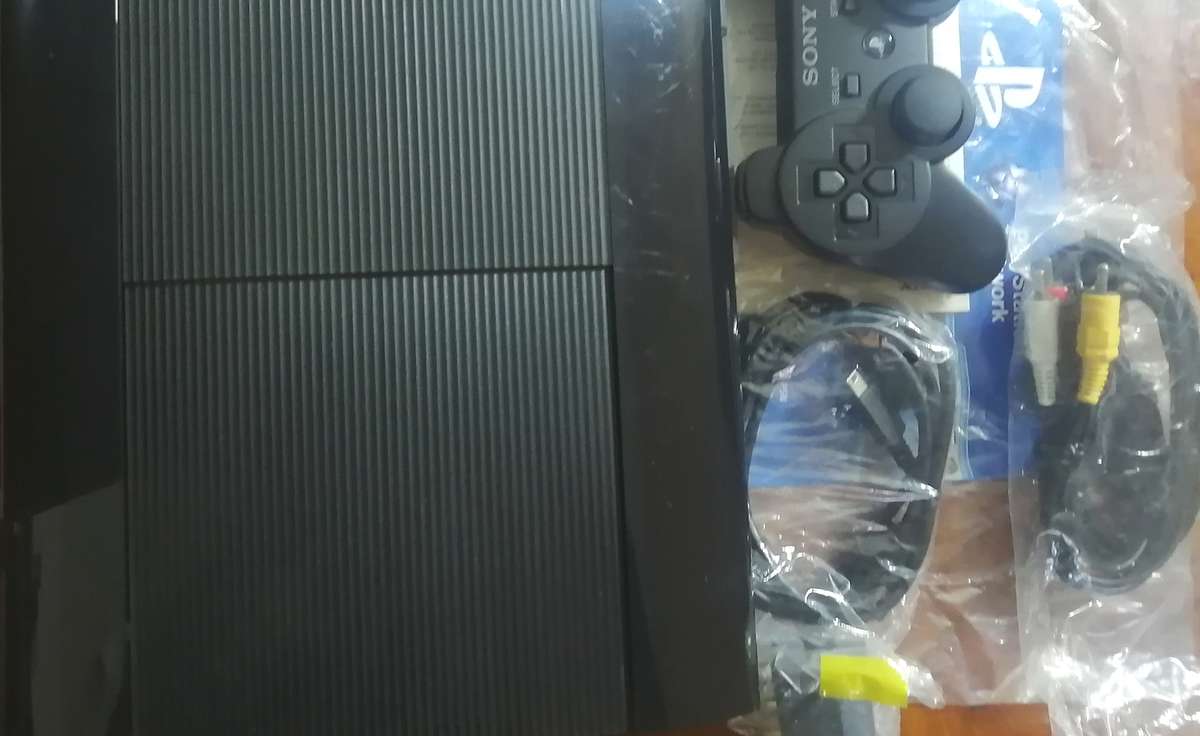 PLAYSTATION 3 500 GB (MINT CONDITION)
