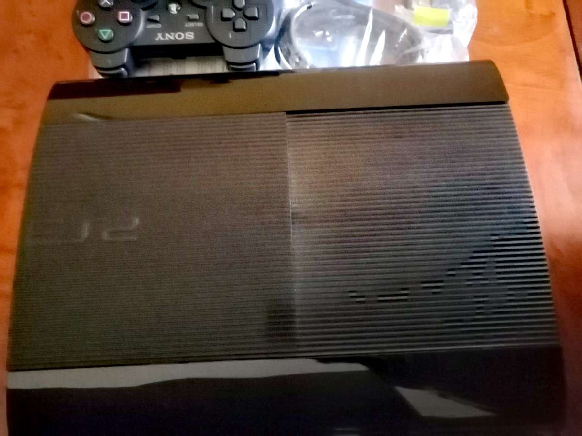 PLAYSTATION 3 500 GB (MINT CONDITION)