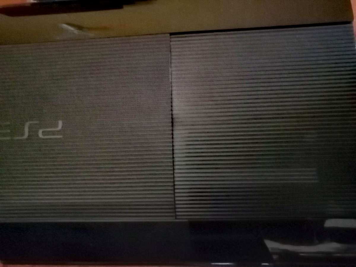 PLAYSTATION 3 500 GB (MINT CONDITION)