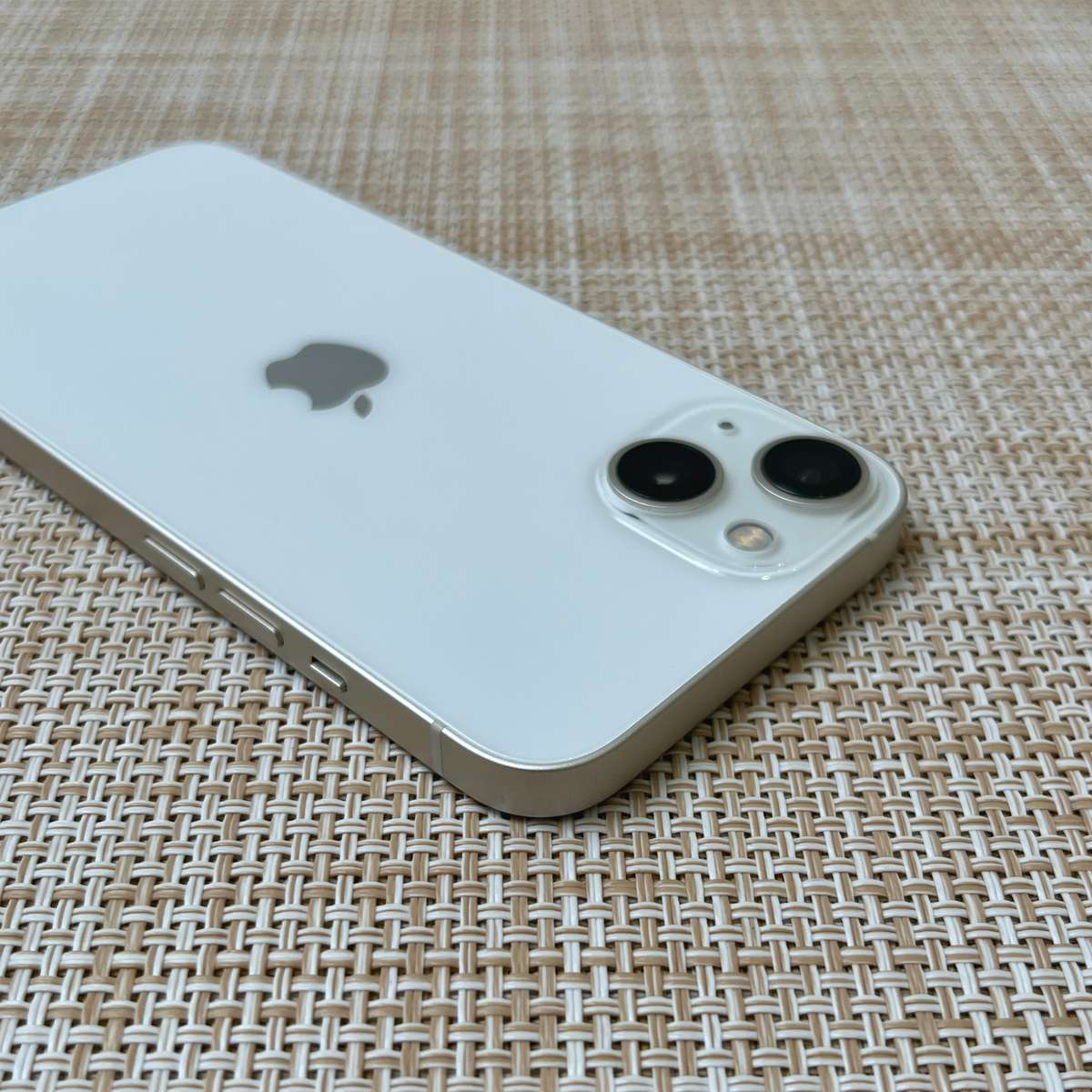 Apple iPhone 13 Starlight 256GB (3 Month Warranty)