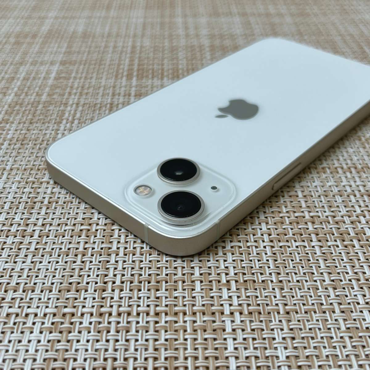 Apple iPhone 13 Starlight 256GB (3 Month Warranty)