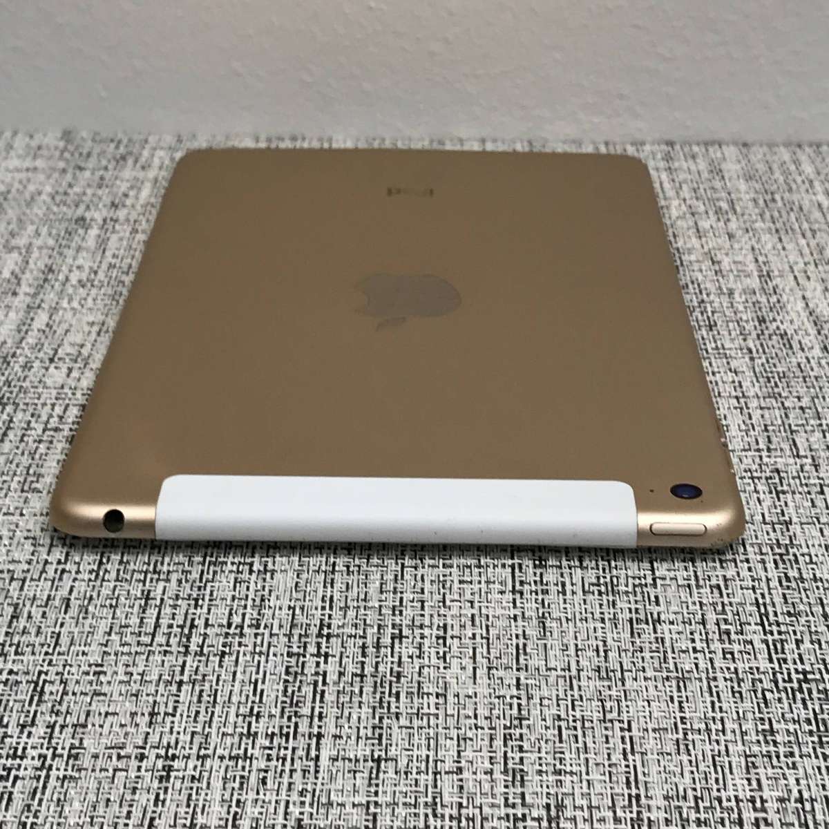 Apple iPad Mini 4 | 7.9 Inch | Gold | 16GB | WiFi + Cellular | Read Ad