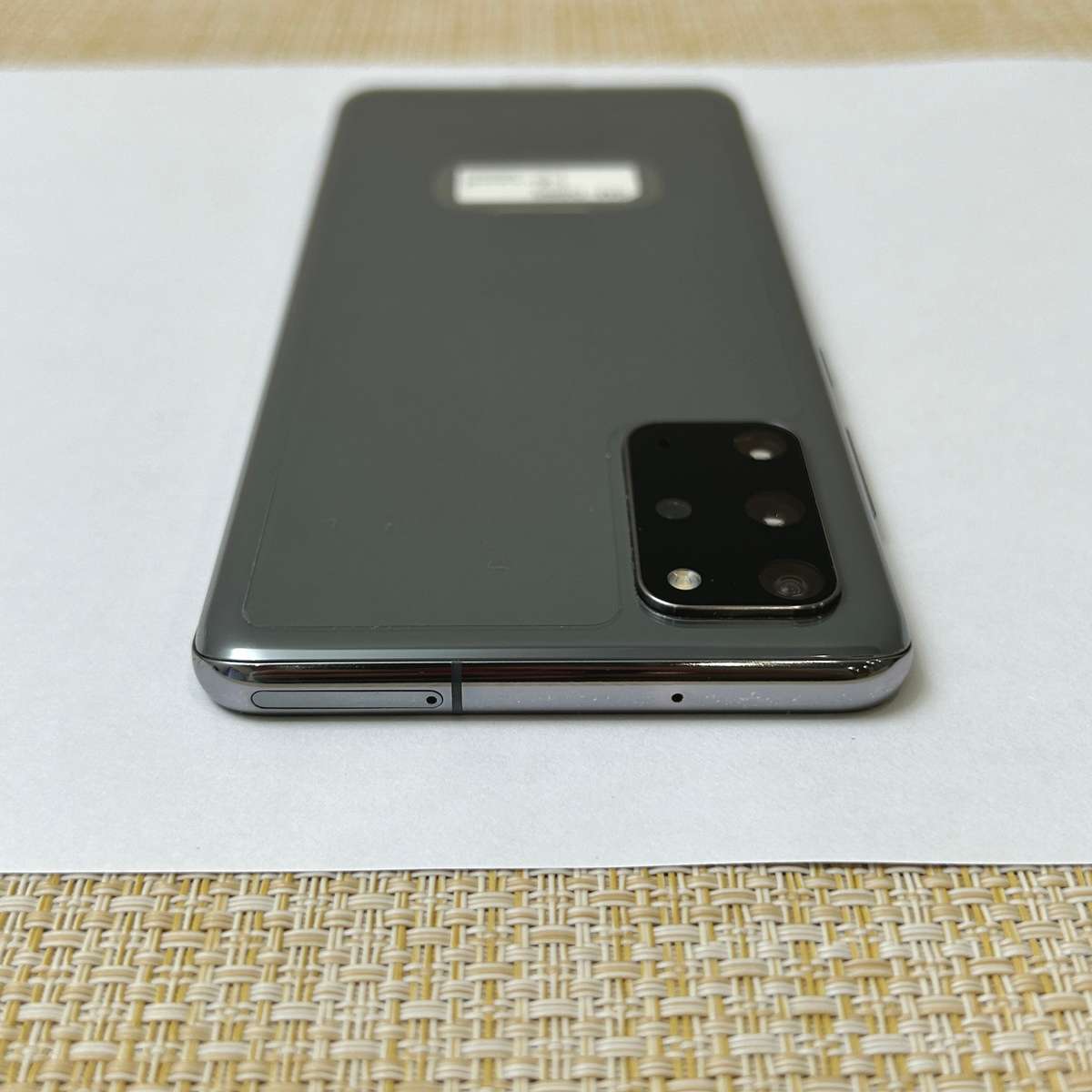 Samsung Galaxy S20 Plus Cosmic Grey 128GB - Cracked Screen