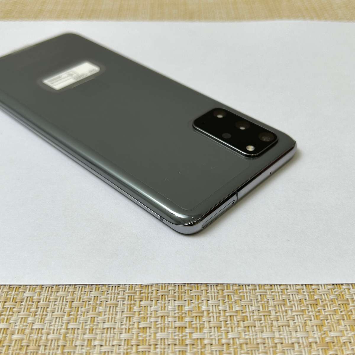 Samsung Galaxy S20 Plus Cosmic Grey 128GB - Cracked Screen