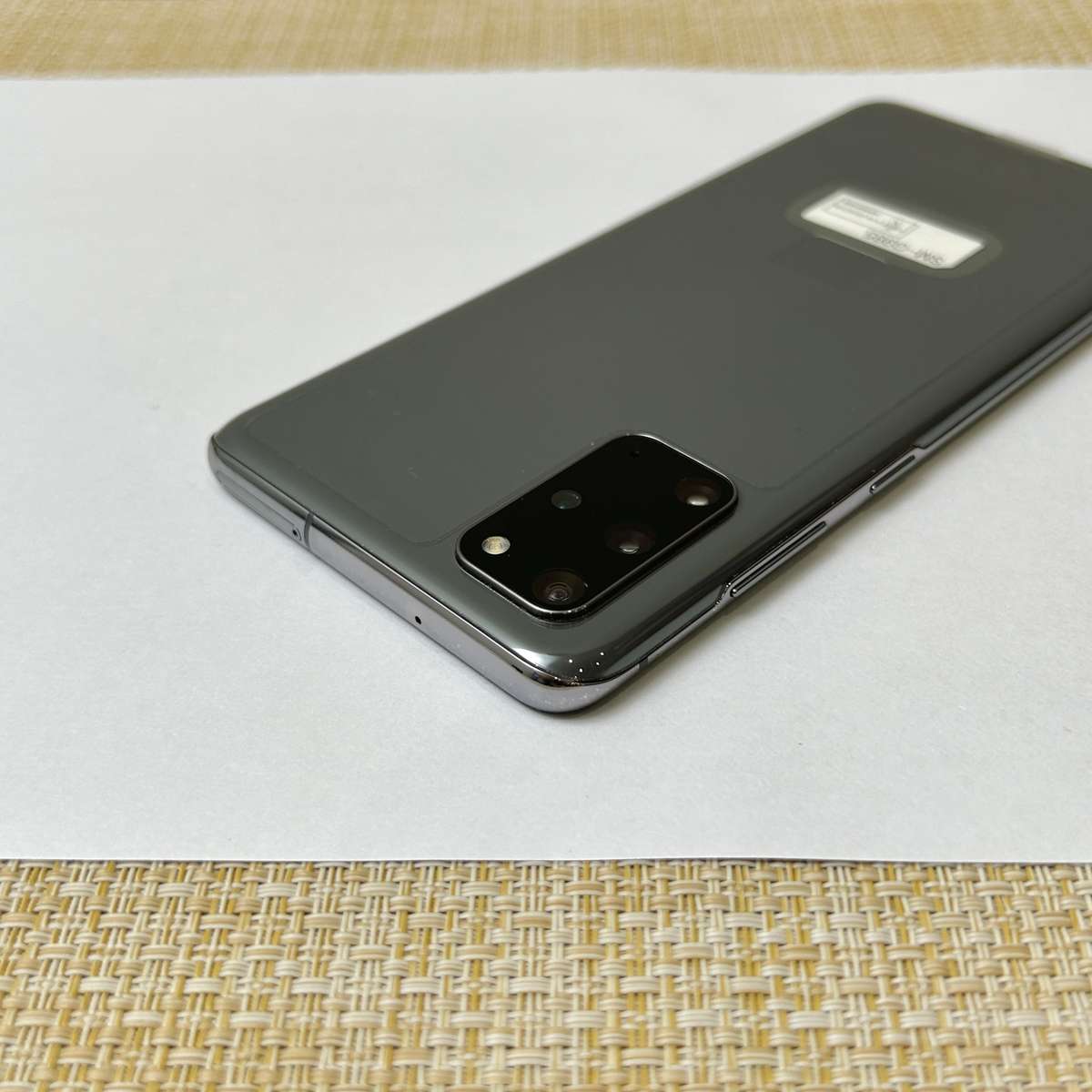 Samsung Galaxy S20 Plus Cosmic Grey 128GB - Cracked Screen