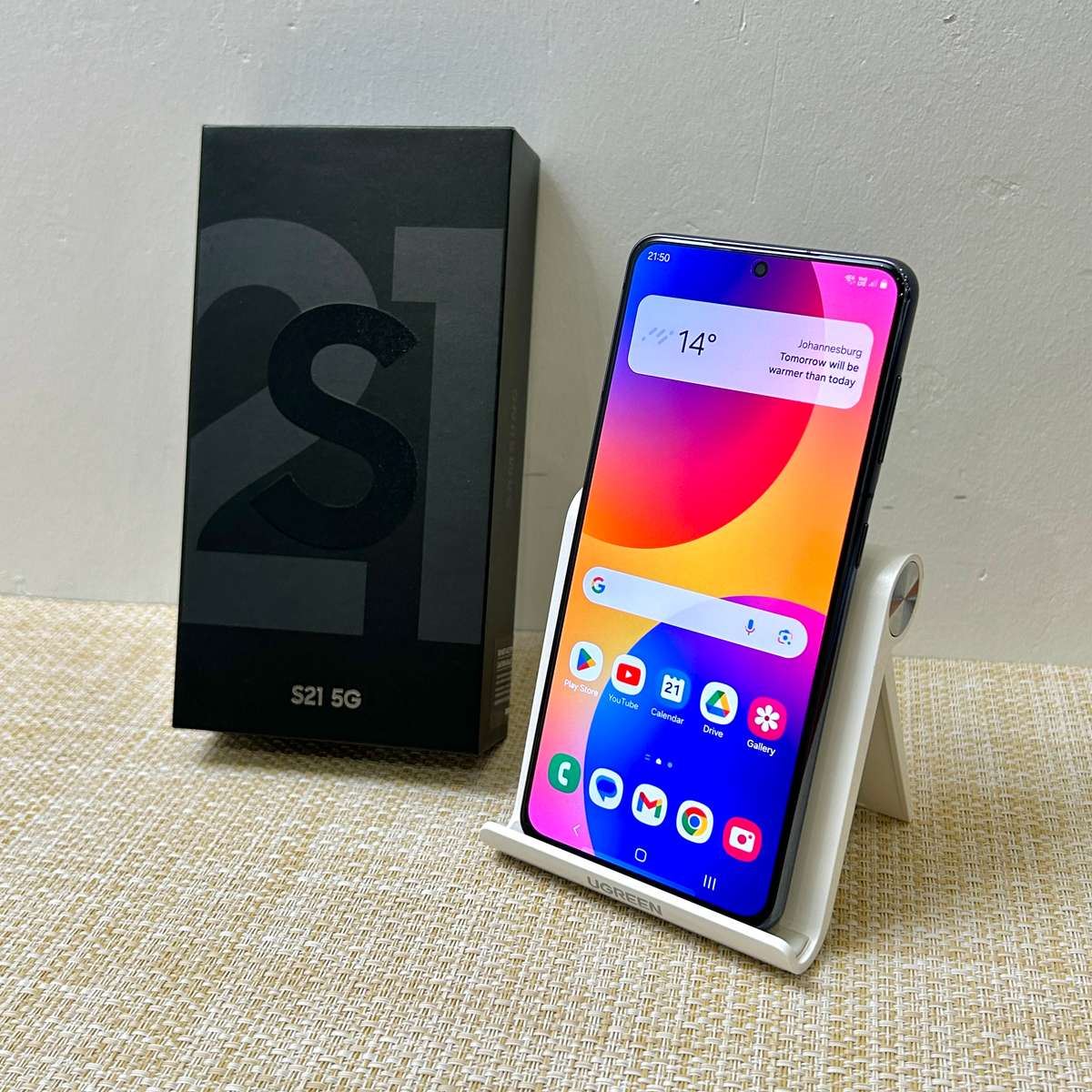 Samsung Galaxy S21 5G Phantom Gray 256GB (3 Month Warranty)