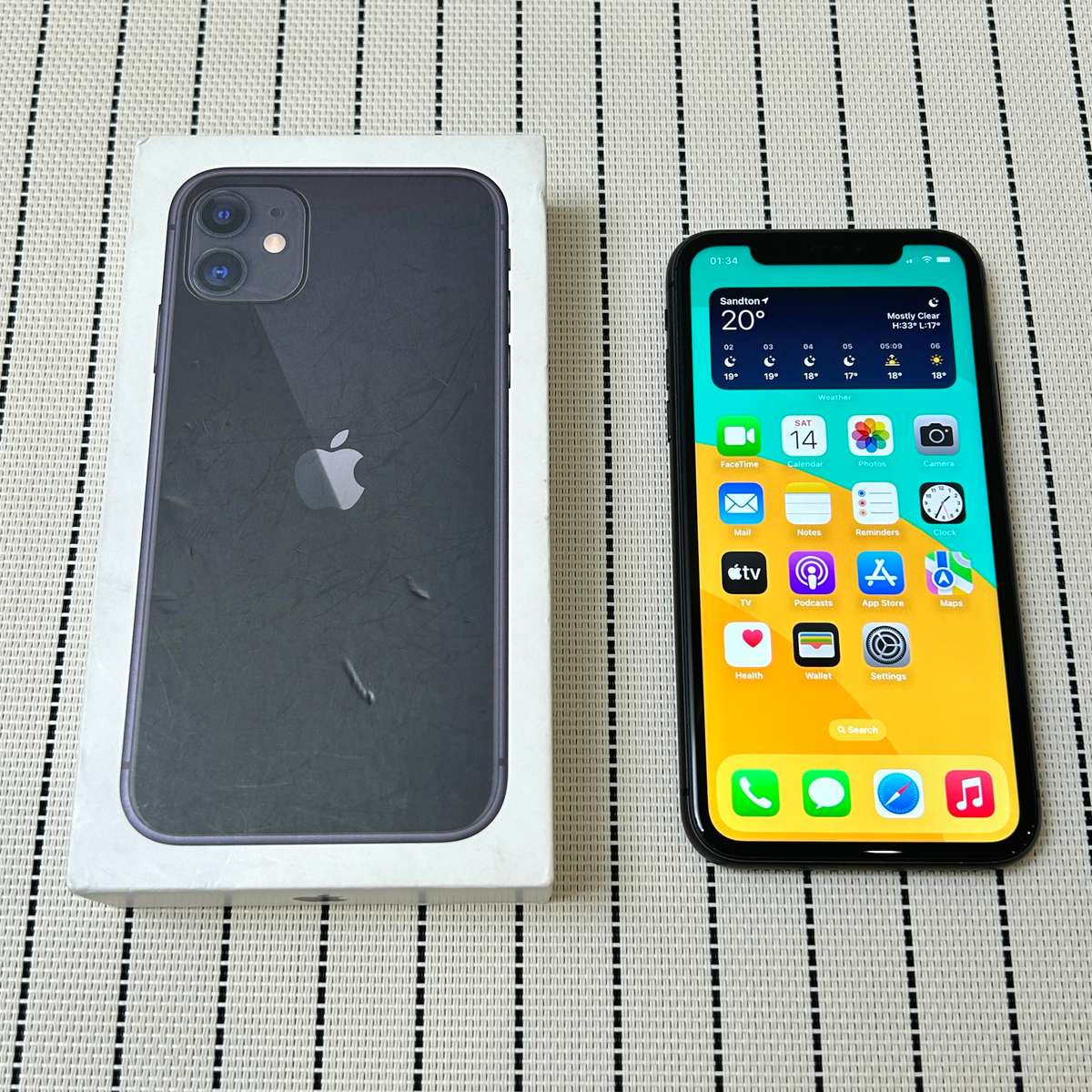 Apple iPhone 11 Black 64GB (1 Month Warranty)