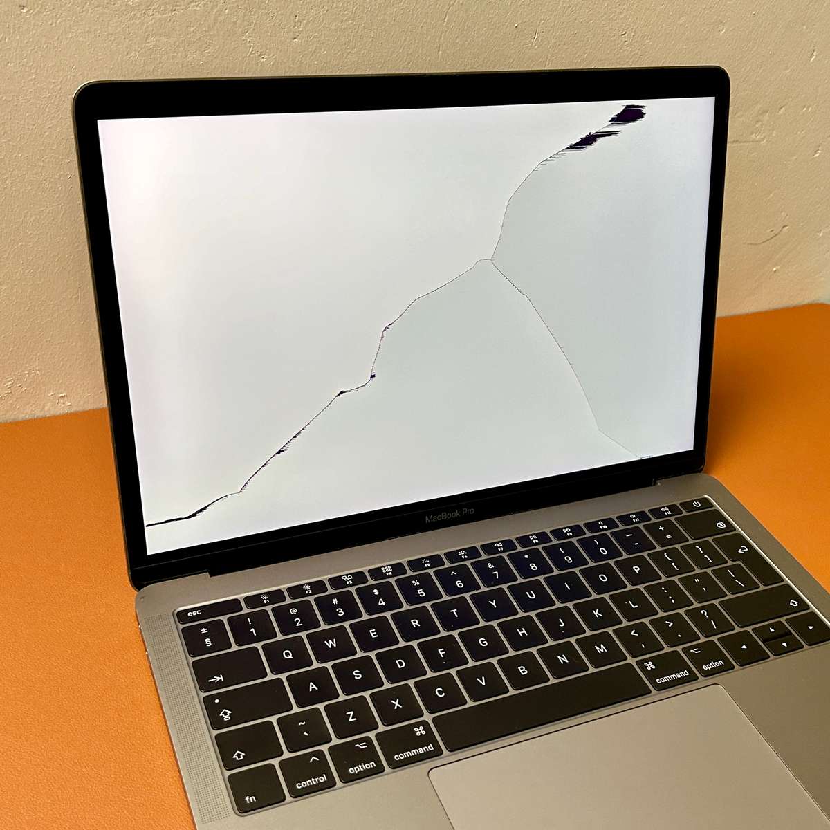 Apple MacBook Pro 13 Inch 2017 | Space Grey | Intel Core i5 | 128GB SSD/8GB RAM | (Read Ad)