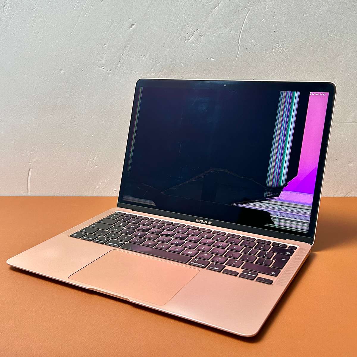 Apple MacBook Air 13 Inch 2020 | M1 Chip | RoseGold | 256GB SSD/8GB RAM | (Read Ad)