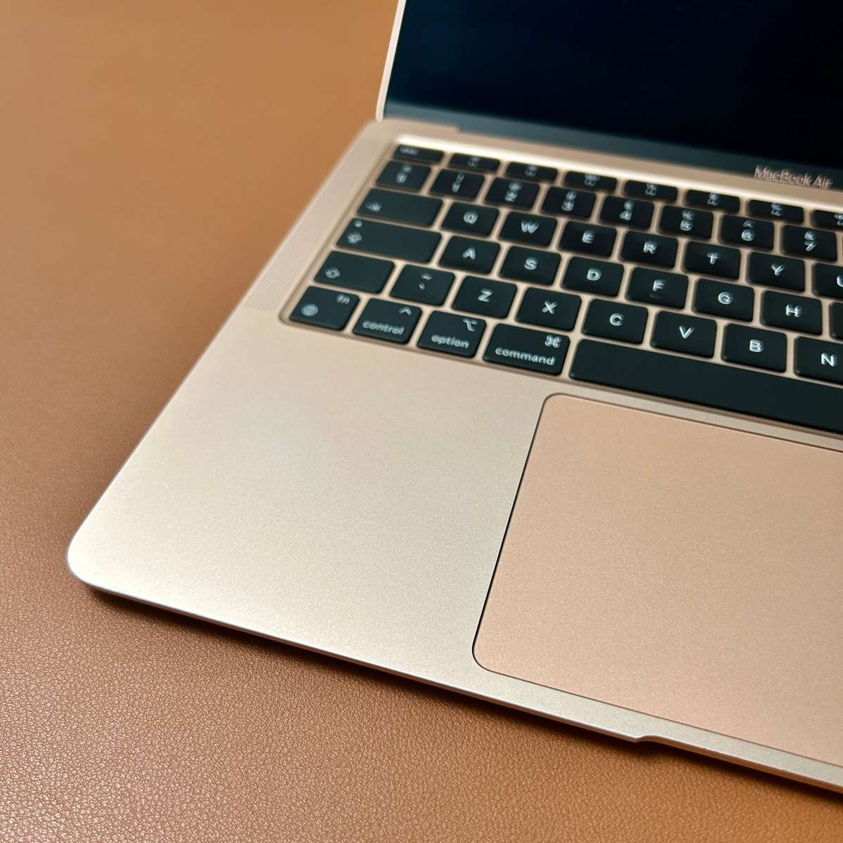 Apple MacBook Air 13 Inch 2020 | M1 Chip | RoseGold | 256GB SSD/8GB RAM | (Read Ad)