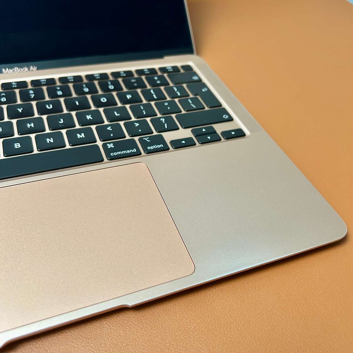 Apple MacBook Air 13 Inch 2020 | M1 Chip | RoseGold | 256GB SSD/8GB RAM | (Read Ad)