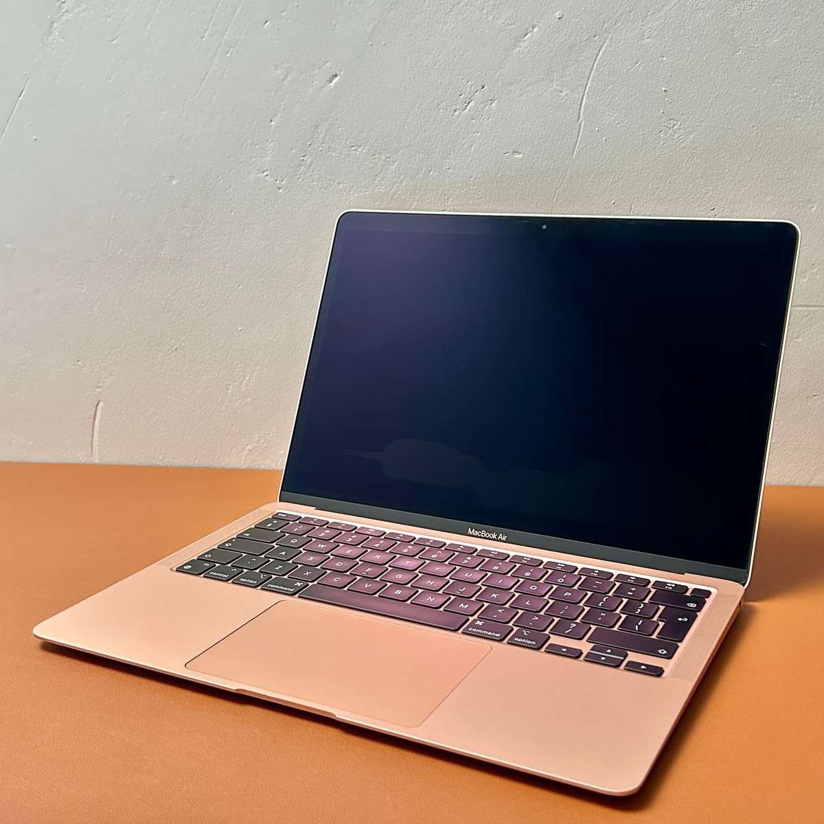 Apple MacBook Air 13 Inch 2020 | M1 Chip | RoseGold | 256GB SSD/8GB RAM | (Read Ad)