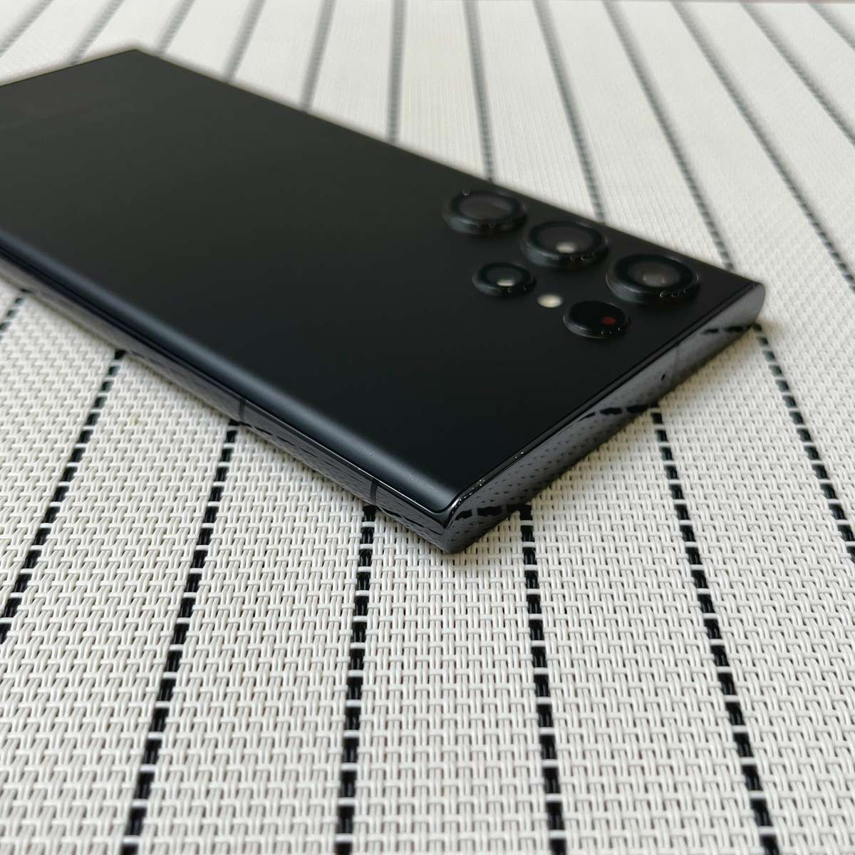 Samsung Galaxy S22 Ultra | Phantom Black | 256GB | Dual Sim (3 Month Warranty)