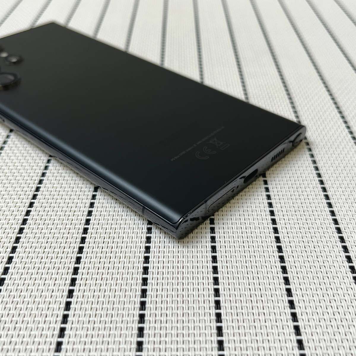 Samsung Galaxy S22 Ultra | Phantom Black | 256GB | Dual Sim (3 Month Warranty)