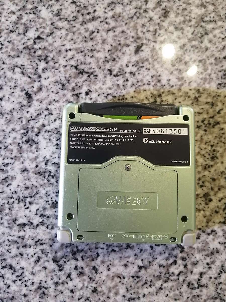 Game Boy Advance SP 101