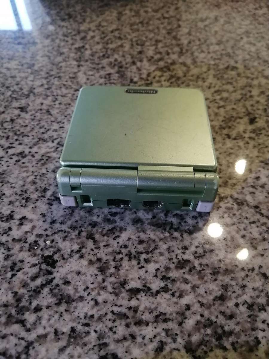 Game Boy Advance SP 101