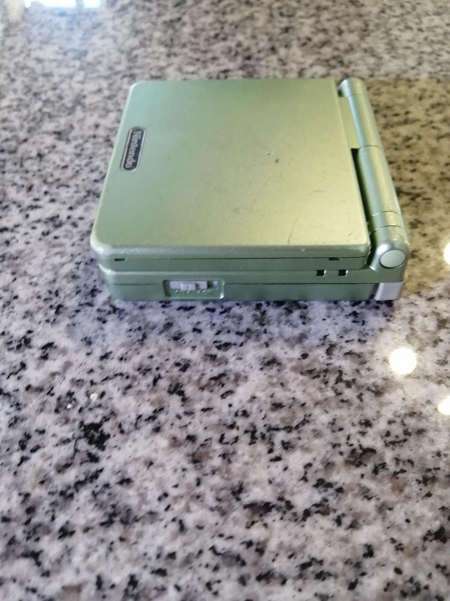 Game Boy Advance SP 101