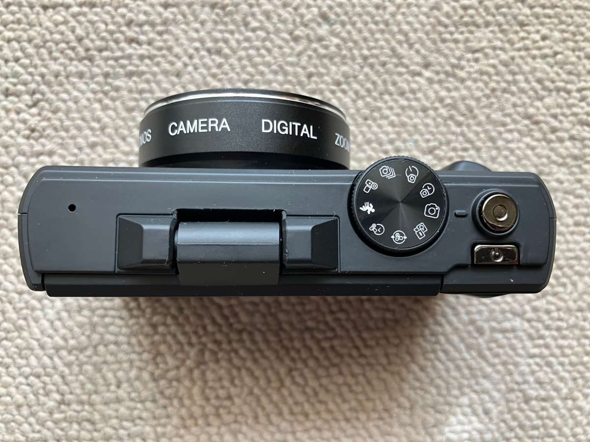 4K Compact Digital Camera, 64MP, 18x digital zoom