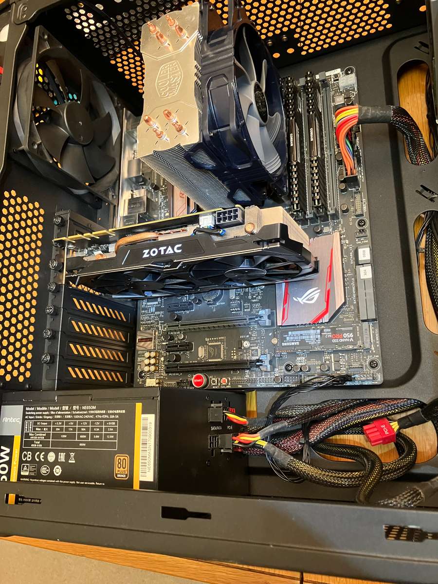 Gaming PC (intel i7 6700K, Z170 Motherboard, 16GB DDR4 RAM, Nvidia GTX 1070)