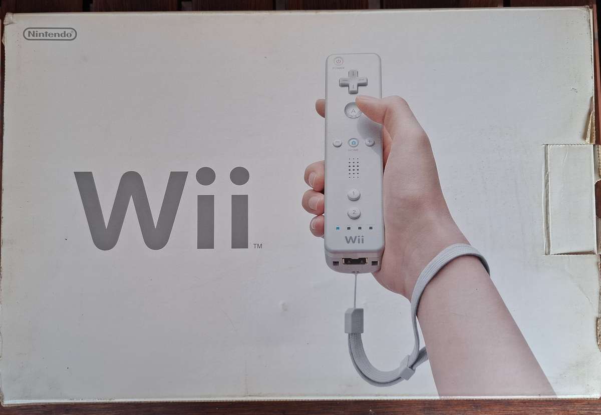 NINTENDO Wii CONSOLE plus extras
