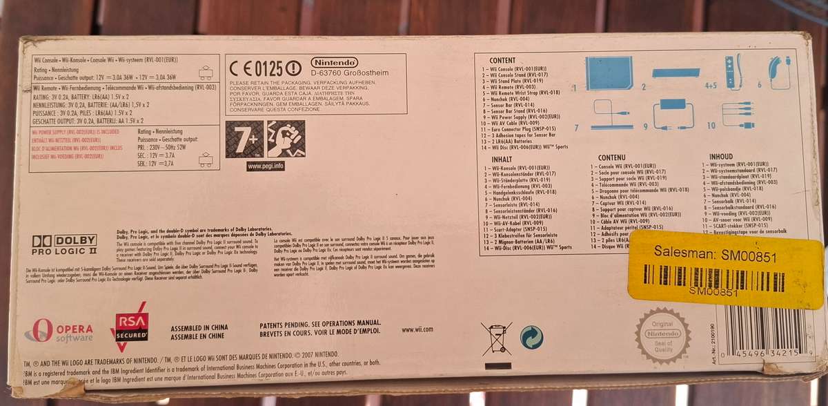 NINTENDO Wii CONSOLE plus extras